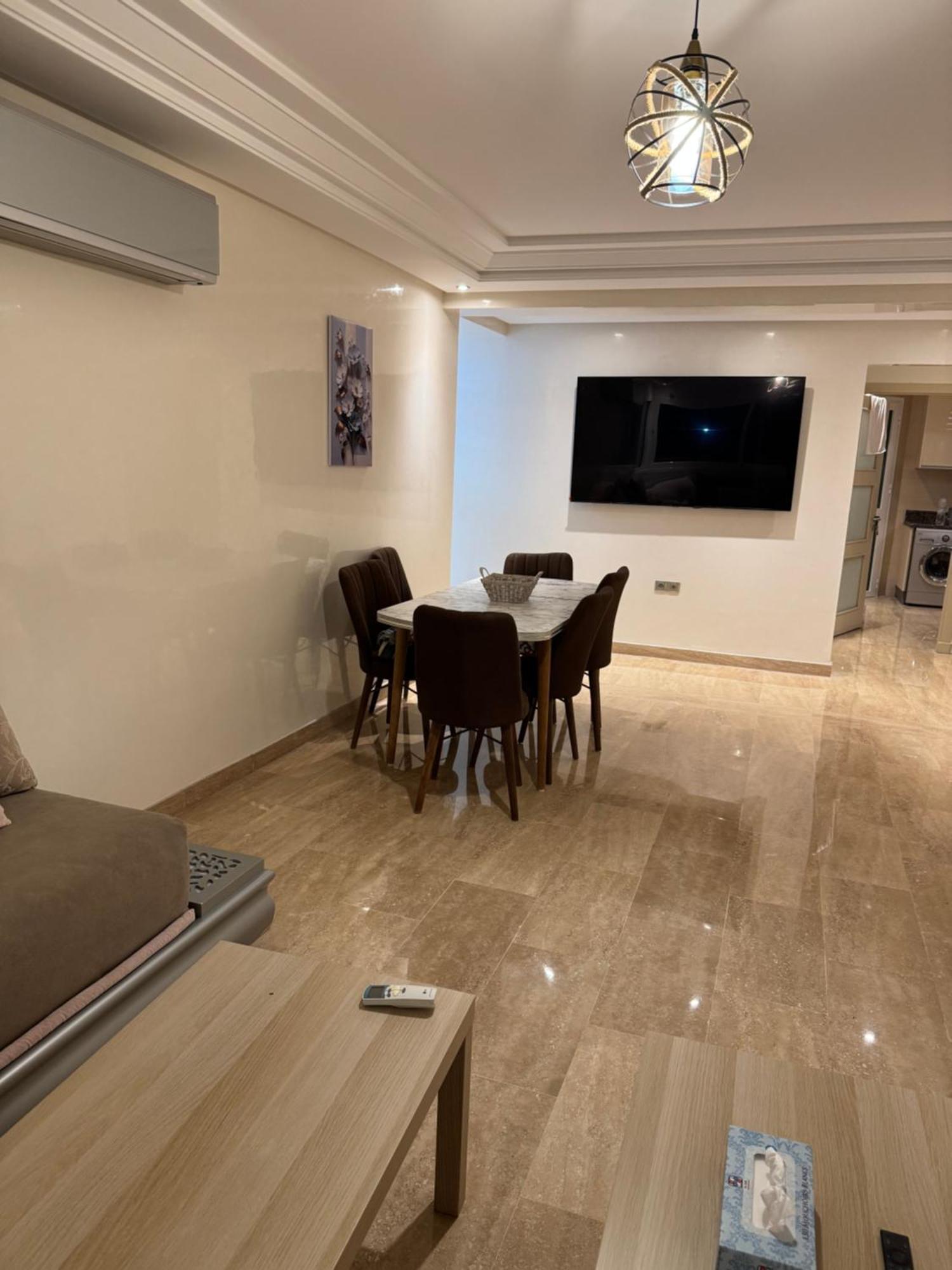 Oussama, Near Hilton, Mall And Restaurants, Family Only Building Apartment *
