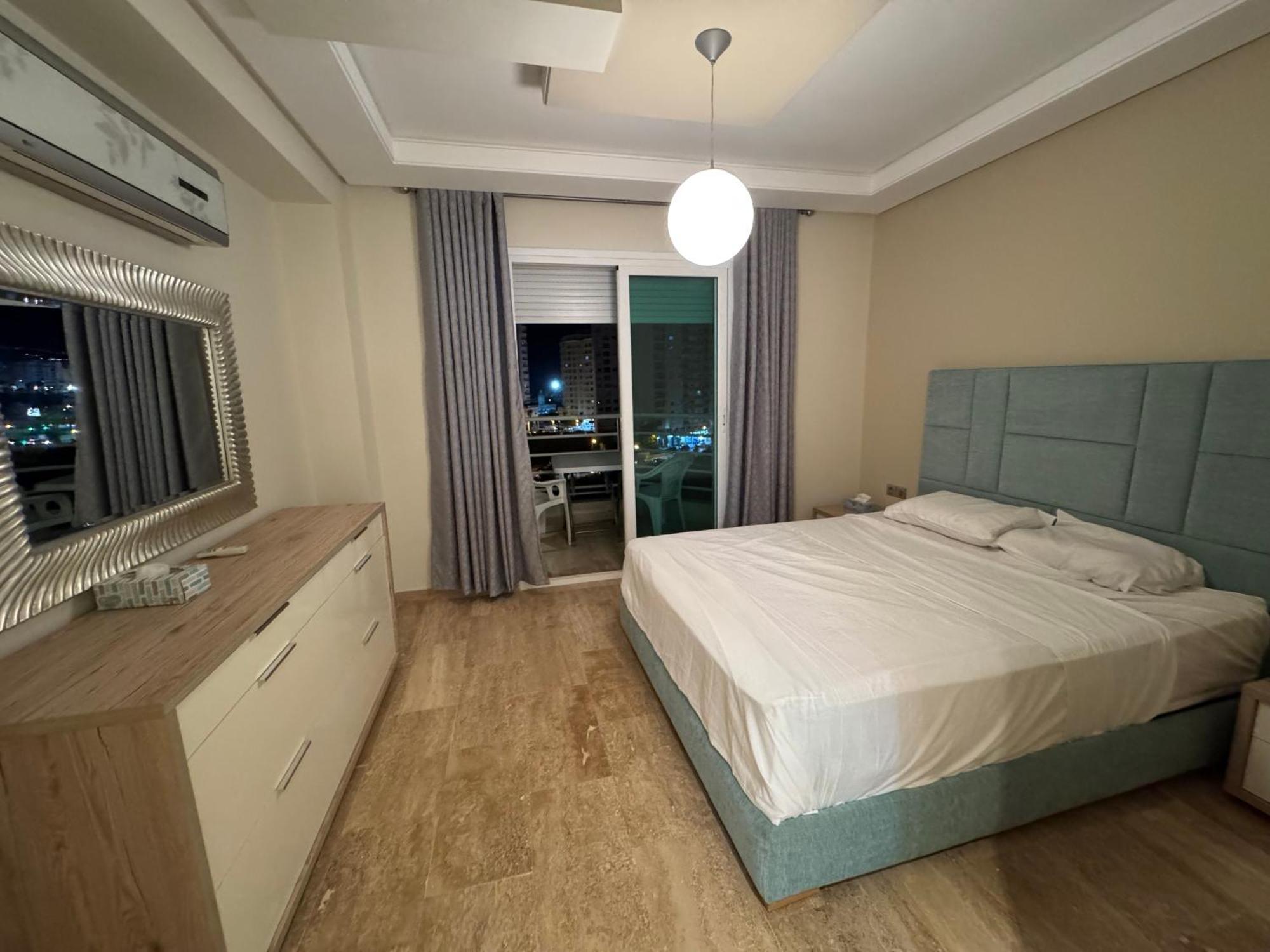 Oussama, Near Hilton, Mall And Restaurants, Family Only Building Apartment